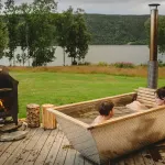 Baignoire extérieure Hikki Bohemen avec vue panoramique sur la nature
