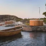 Skargards Panel hottub met interne kachel aan de kust in een natuurlijke omgeving
