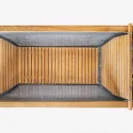 Vue de dessus de la baignoire Hikki Bohemen montrant l'aménagement intérieur en bois