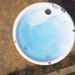 Vue du dessus directement dans un bain nordique.