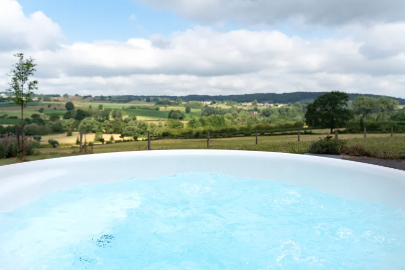 Mooie houtgestookte hottub in Limburg met fantastisch uitzicht 