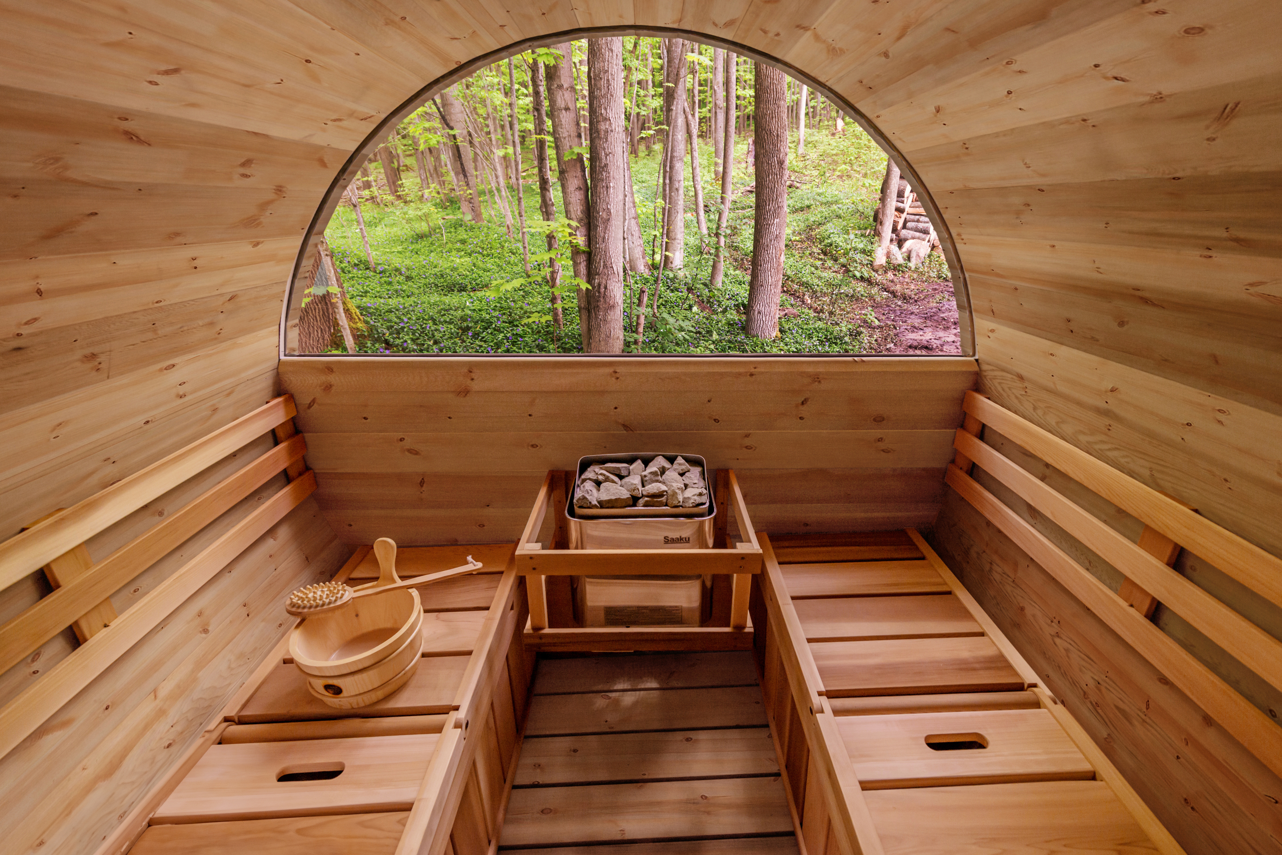 Red Cedar knotty barrel sauna met verstelbare banken en elektrisch ekache