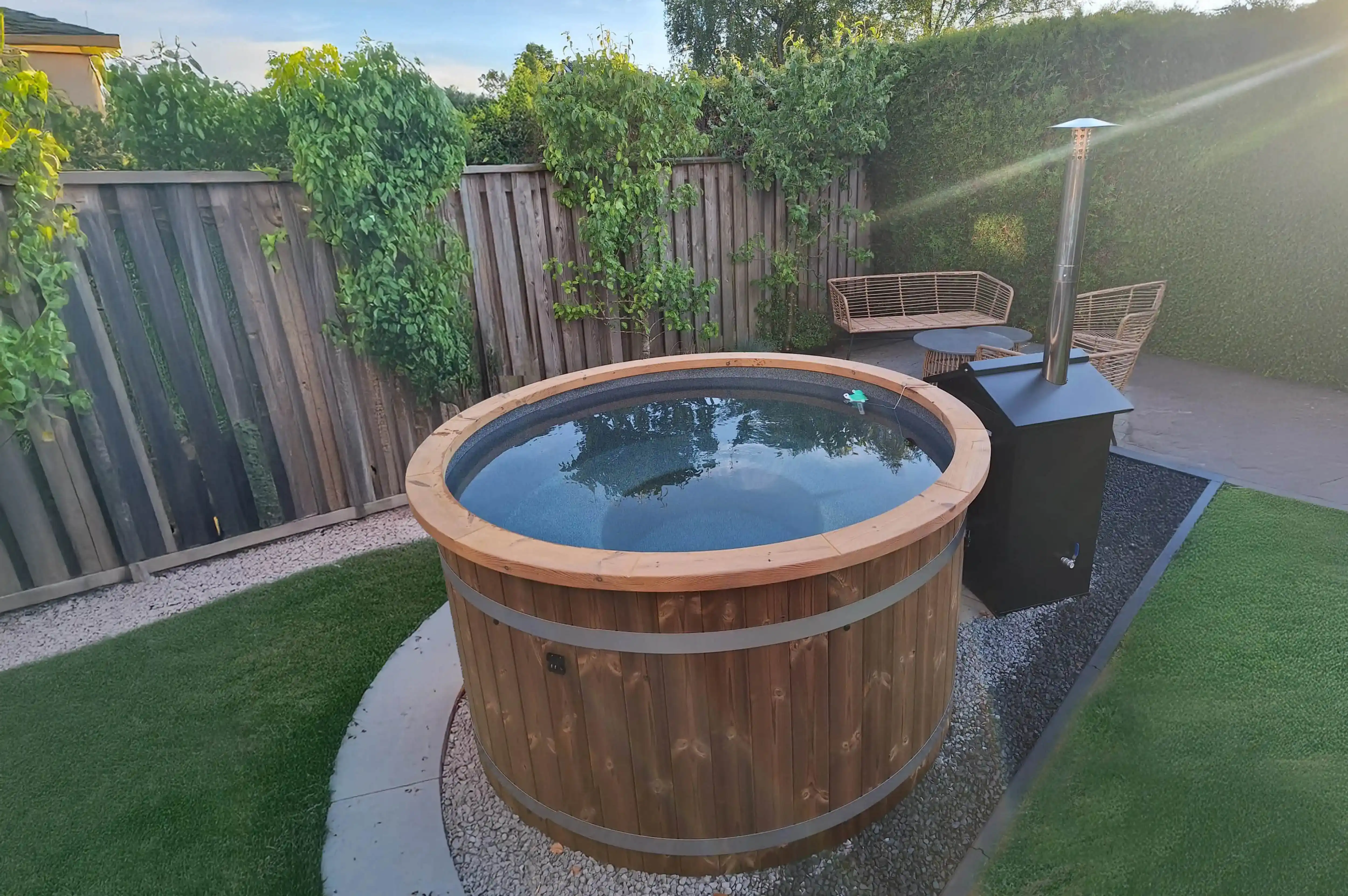 houten hottub met duurzame milieuvriendelijke biokachel